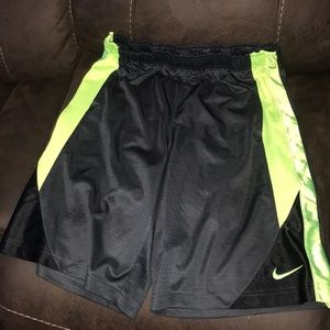 Nike | Youth L | Basketball shorts